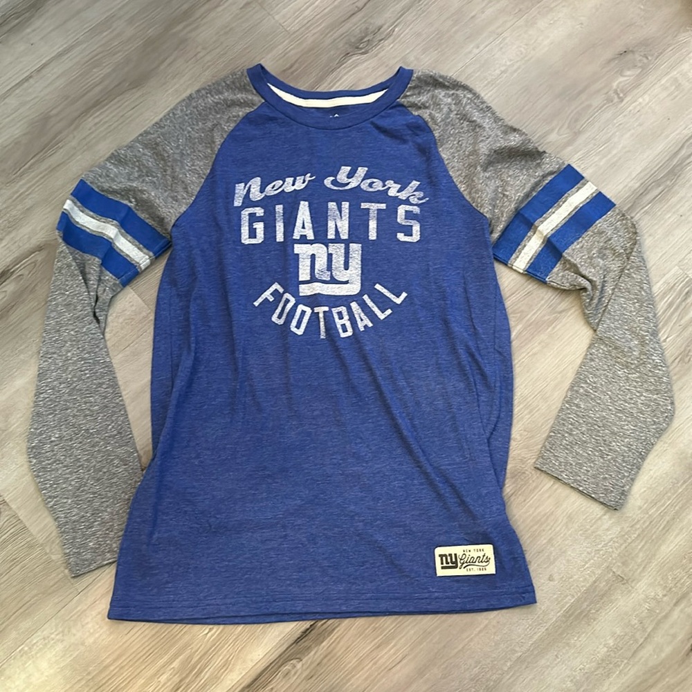 New York Giants long sleeve T-Shirt. NWOT.